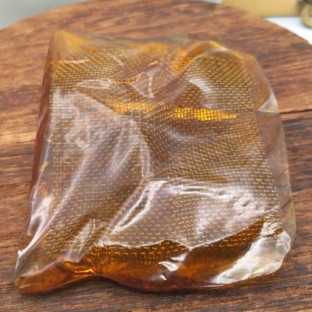 Amber wave‎ art deco brooch B333